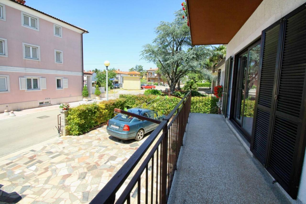 Apartments With A Parking Space Umag - 7666 외부 사진